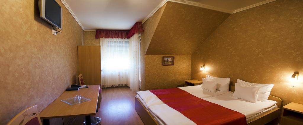 Arany Patko Panzio Hotel Дебрецен Екстериор снимка