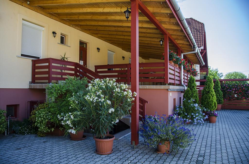 Arany Patko Panzio Hotel Дебрецен Екстериор снимка